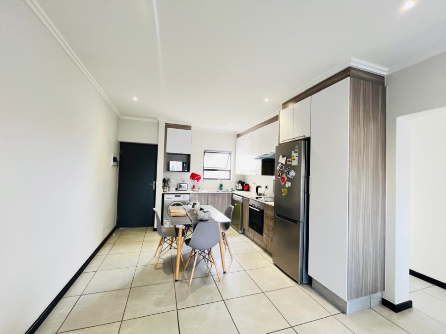 To Let 2 Bedroom Property for Rent in Fourways Gauteng