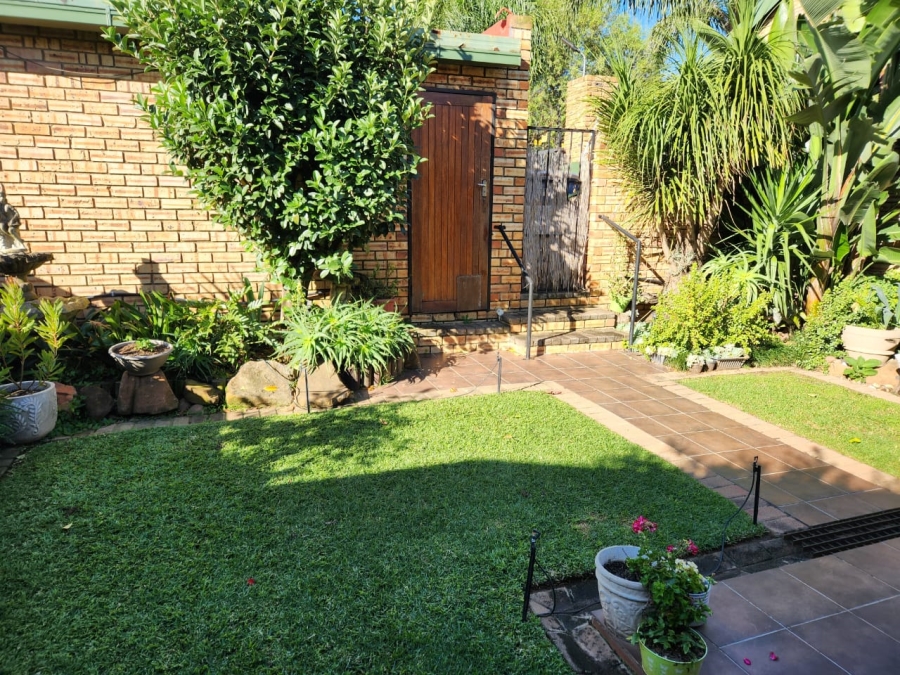 3 Bedroom Property for Sale in Glen Marais Gauteng