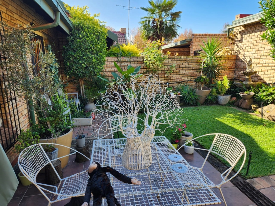 3 Bedroom Property for Sale in Glen Marais Gauteng