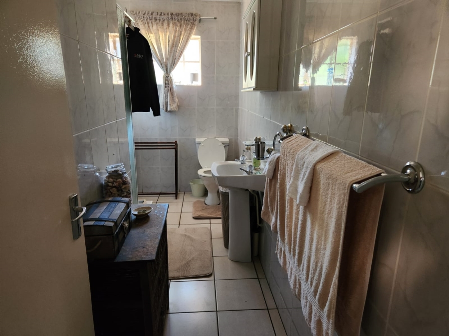 3 Bedroom Property for Sale in Glen Marais Gauteng