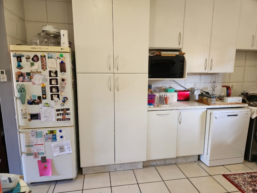 3 Bedroom Property for Sale in Glen Marais Gauteng
