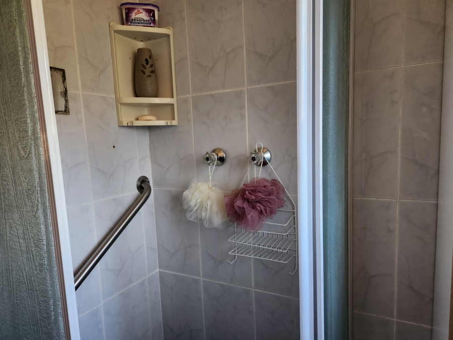 3 Bedroom Property for Sale in Glen Marais Gauteng
