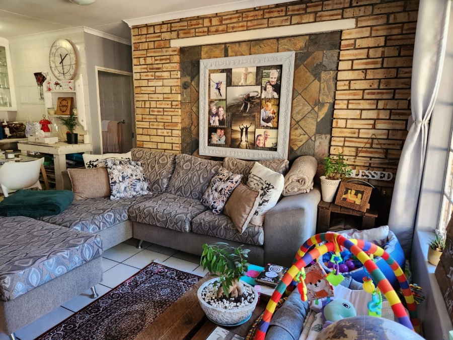 3 Bedroom Property for Sale in Glen Marais Gauteng
