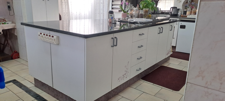 4 Bedroom Property for Sale in Selection Park Gauteng