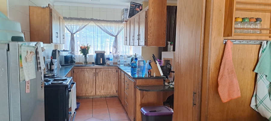 4 Bedroom Property for Sale in Selection Park Gauteng