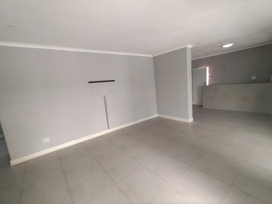 5 Bedroom Property for Sale in Florauna Gauteng