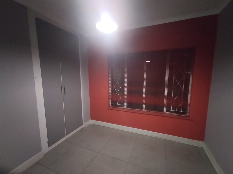 5 Bedroom Property for Sale in Florauna Gauteng