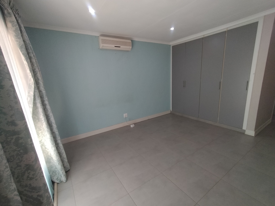 5 Bedroom Property for Sale in Florauna Gauteng
