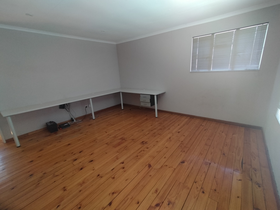 5 Bedroom Property for Sale in Florauna Gauteng