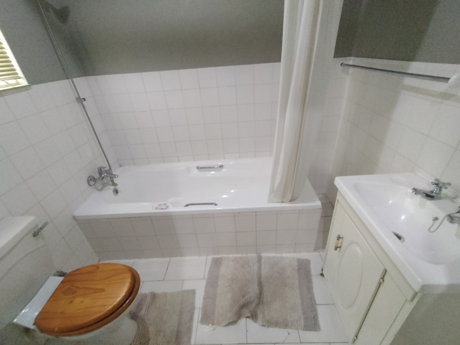 5 Bedroom Property for Sale in Florauna Gauteng