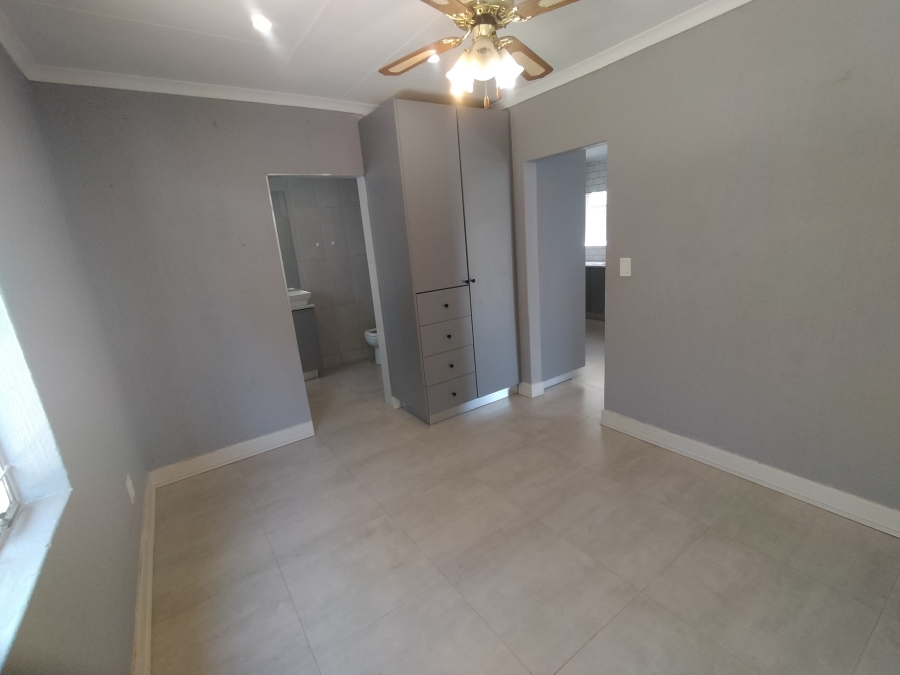 5 Bedroom Property for Sale in Florauna Gauteng