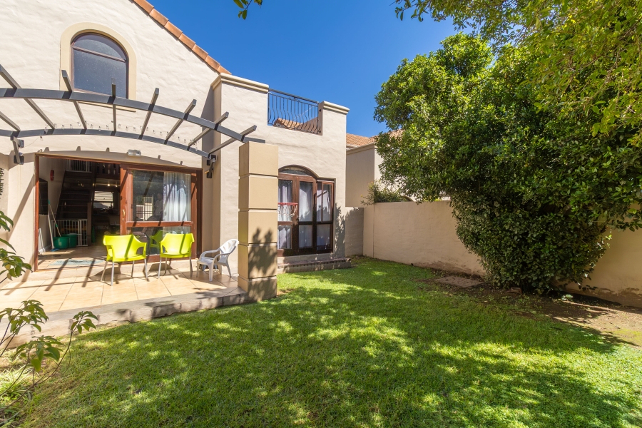 2 Bedroom Property for Sale in Sunninghill Gauteng