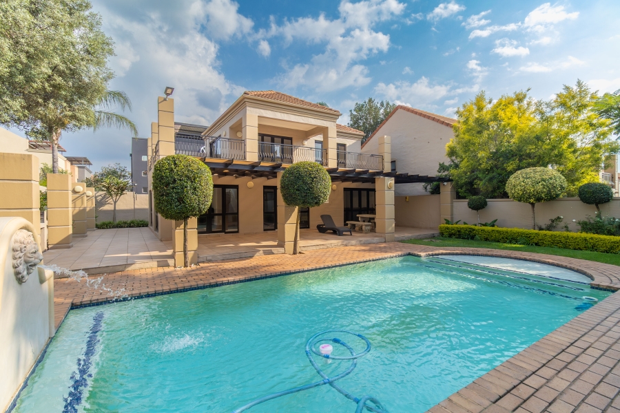 2 Bedroom Property for Sale in Sunninghill Gauteng