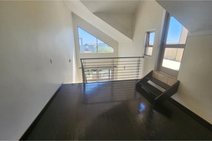 To Let 2 Bedroom Property for Rent in Lonehill Gauteng