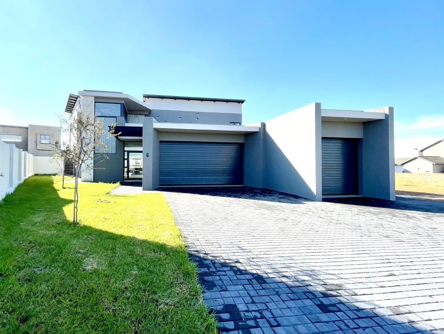 5 Bedroom Property for Sale in Midstream Heights Gauteng