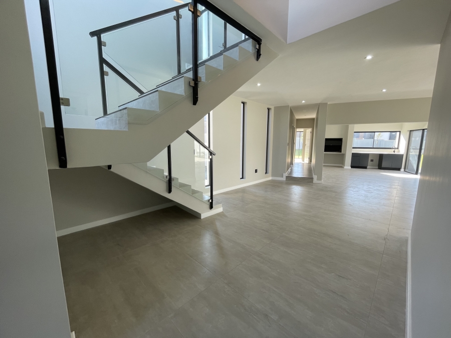 5 Bedroom Property for Sale in Midstream Heights Gauteng
