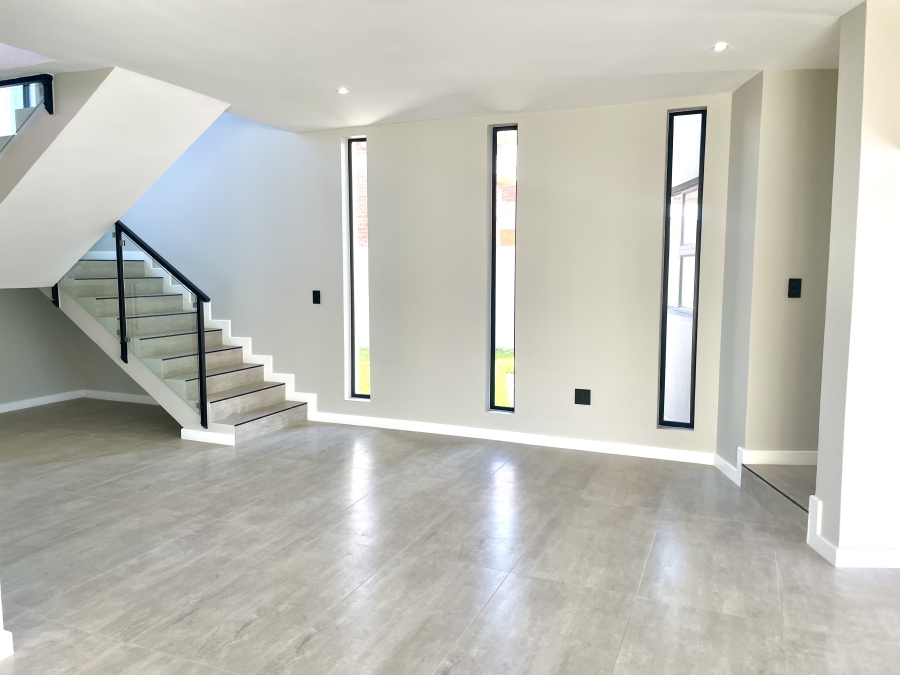 5 Bedroom Property for Sale in Midstream Heights Gauteng