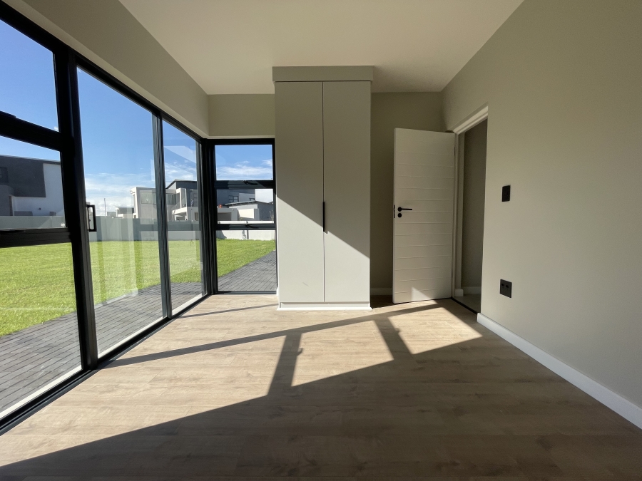5 Bedroom Property for Sale in Midstream Heights Gauteng