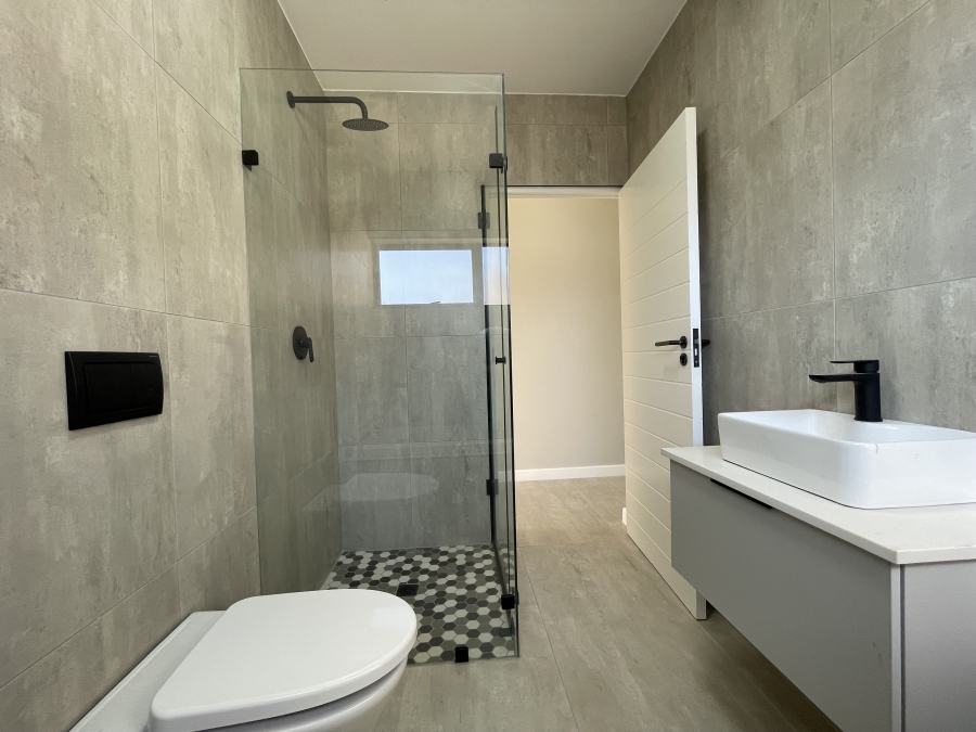 5 Bedroom Property for Sale in Midstream Heights Gauteng