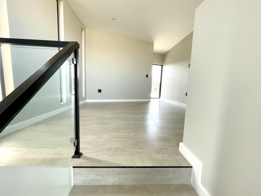 5 Bedroom Property for Sale in Midstream Heights Gauteng