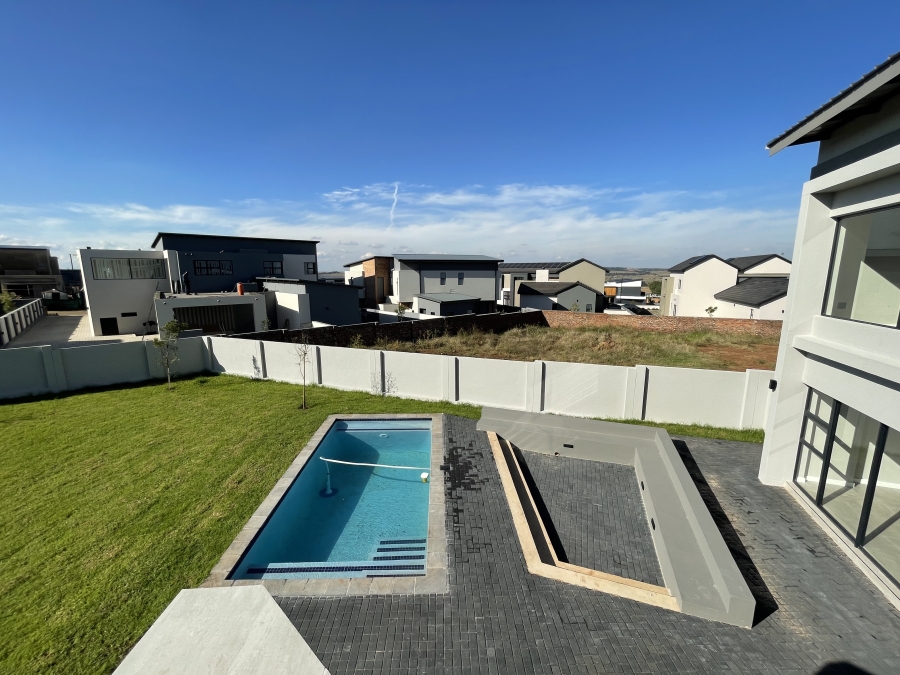 5 Bedroom Property for Sale in Midstream Heights Gauteng