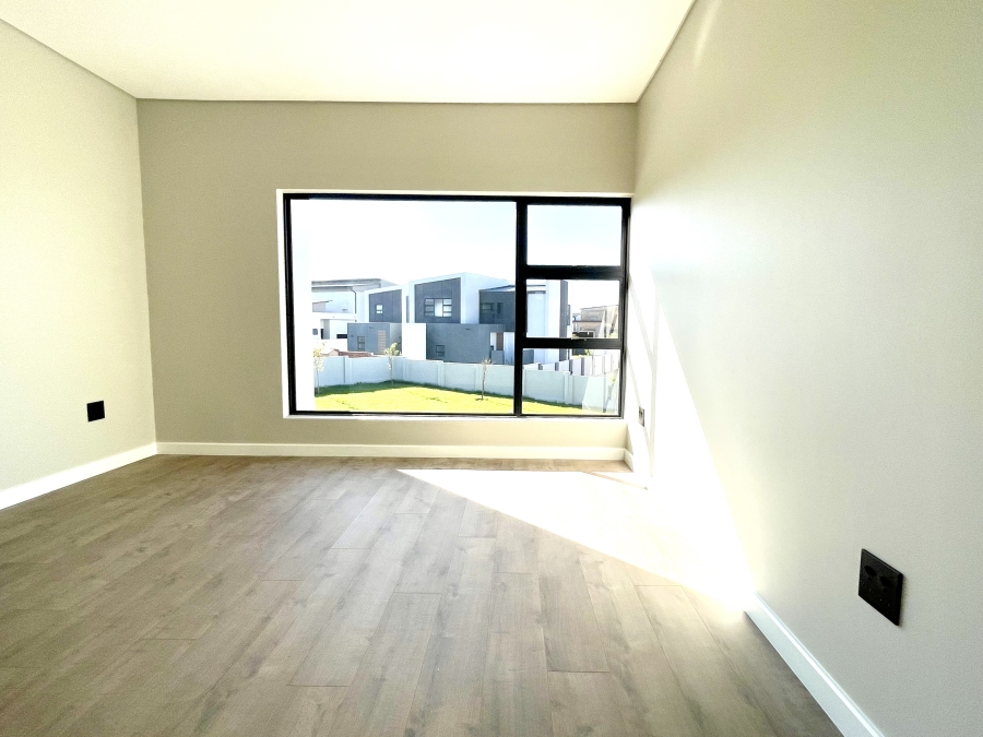 5 Bedroom Property for Sale in Midstream Heights Gauteng