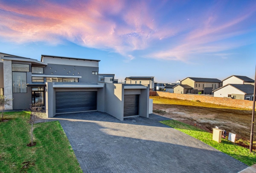 5 Bedroom Property for Sale in Midstream Heights Gauteng