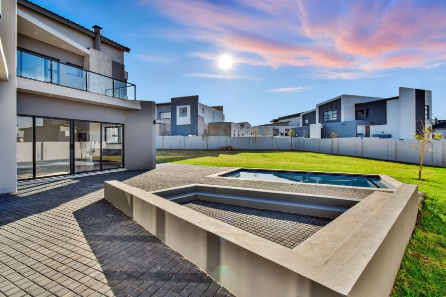 5 Bedroom Property for Sale in Midstream Heights Gauteng