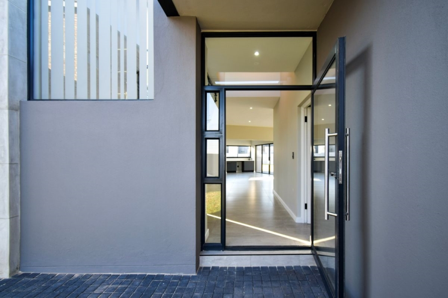 5 Bedroom Property for Sale in Midstream Heights Gauteng