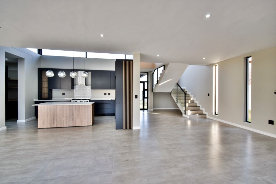 5 Bedroom Property for Sale in Midstream Heights Gauteng