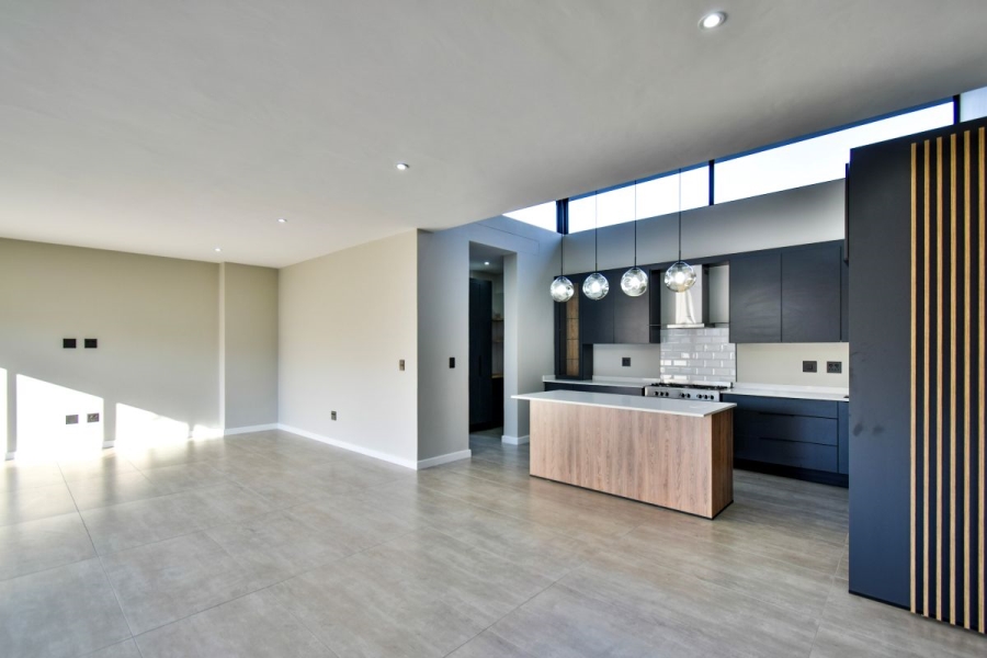5 Bedroom Property for Sale in Midstream Heights Gauteng