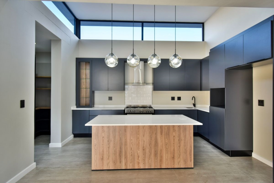 5 Bedroom Property for Sale in Midstream Heights Gauteng