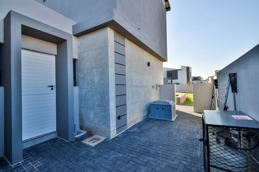 5 Bedroom Property for Sale in Midstream Heights Gauteng
