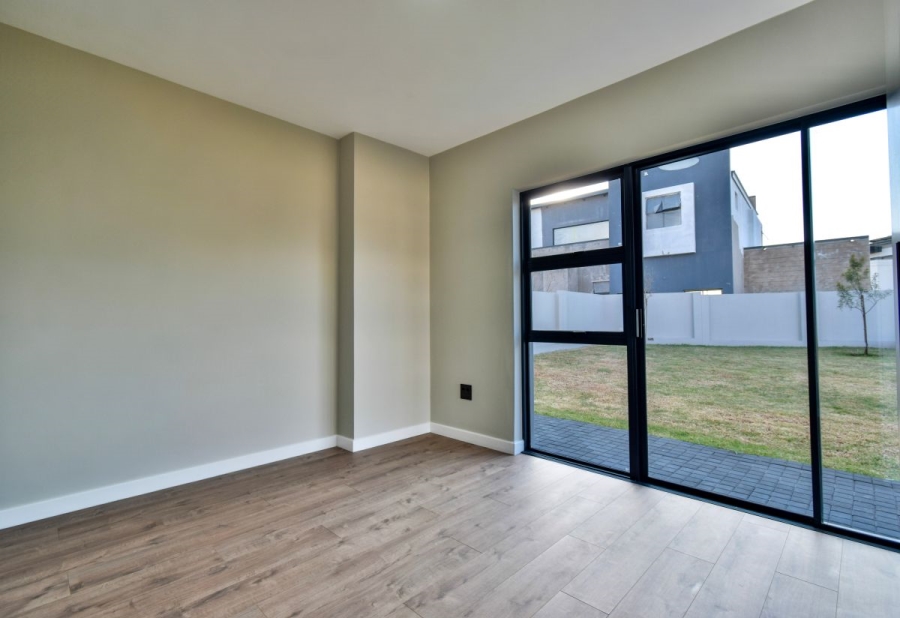 5 Bedroom Property for Sale in Midstream Heights Gauteng
