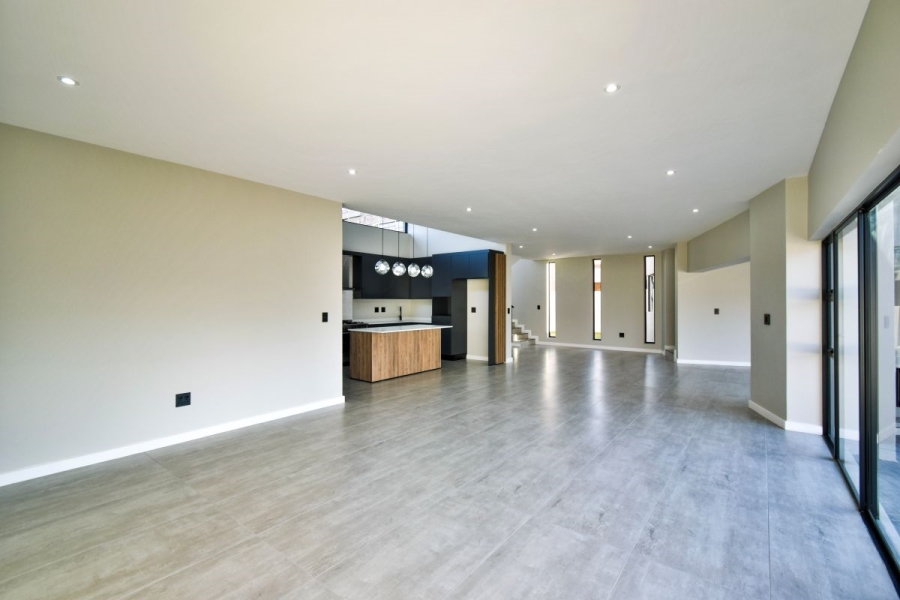 5 Bedroom Property for Sale in Midstream Heights Gauteng