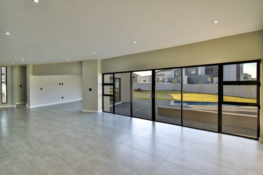 5 Bedroom Property for Sale in Midstream Heights Gauteng