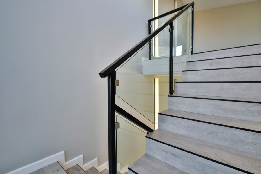 5 Bedroom Property for Sale in Midstream Heights Gauteng