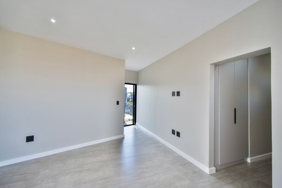 5 Bedroom Property for Sale in Midstream Heights Gauteng