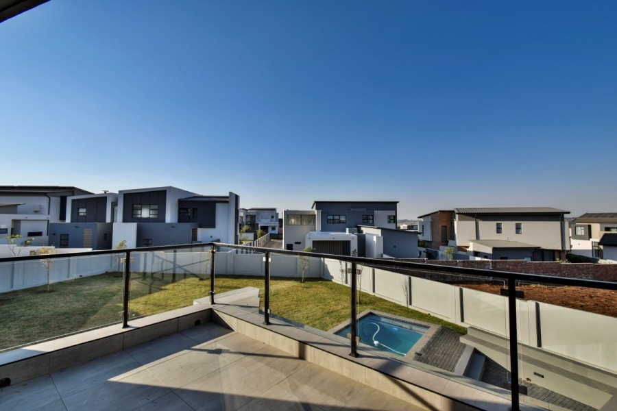 5 Bedroom Property for Sale in Midstream Heights Gauteng