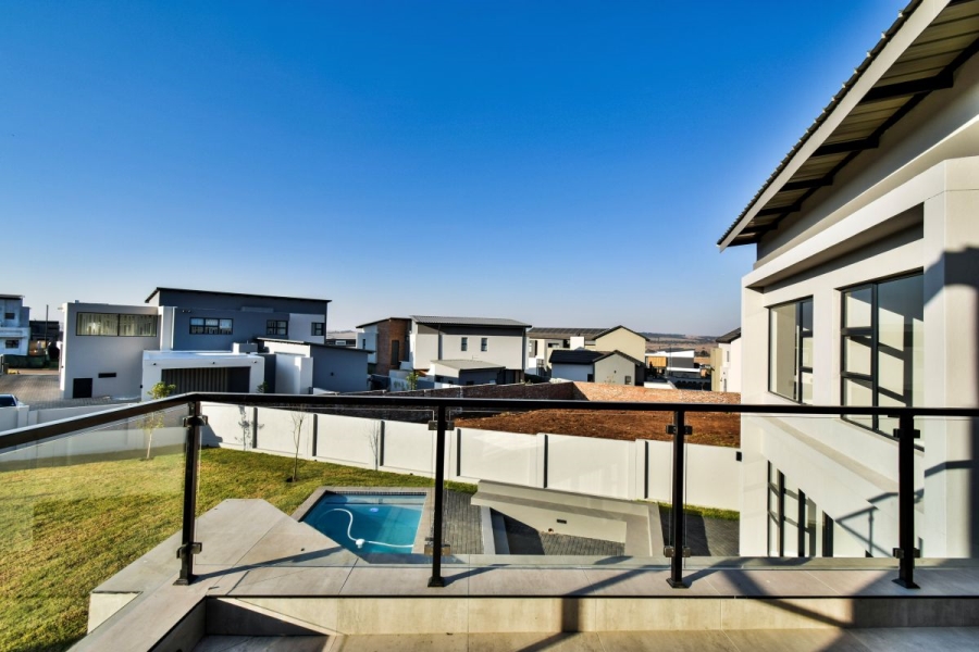5 Bedroom Property for Sale in Midstream Heights Gauteng