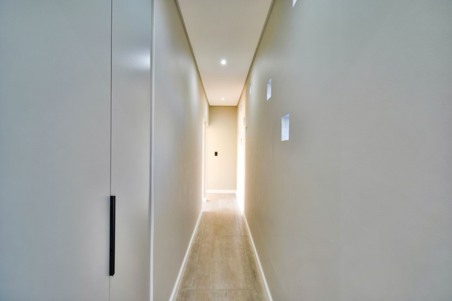 5 Bedroom Property for Sale in Midstream Heights Gauteng