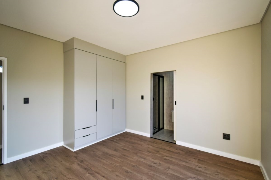 5 Bedroom Property for Sale in Midstream Heights Gauteng