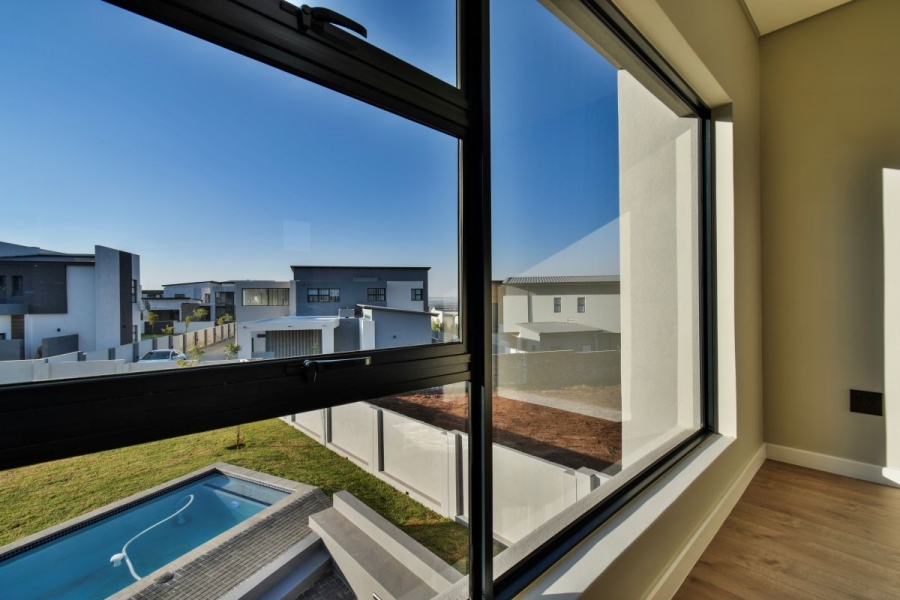 5 Bedroom Property for Sale in Midstream Heights Gauteng