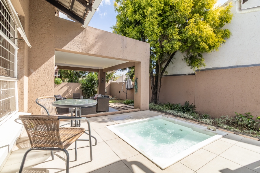 2 Bedroom Property for Sale in Paulshof Gauteng