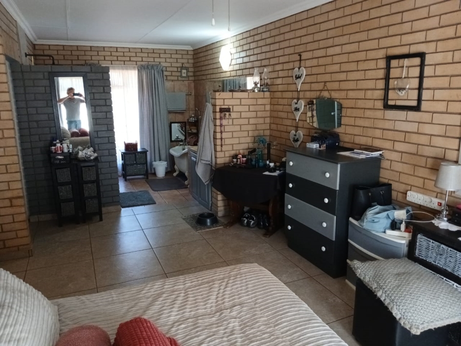 10 Bedroom Property for Sale in Bultfontein A H Gauteng