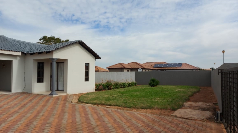 2 Bedroom Property for Sale in Crystal Park Gauteng