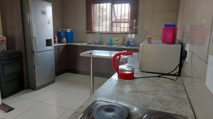 2 Bedroom Property for Sale in Crystal Park Gauteng