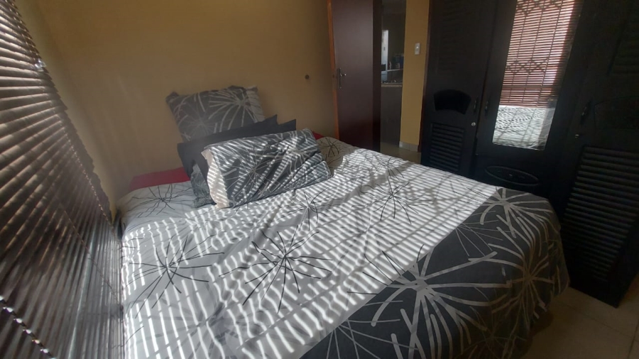 2 Bedroom Property for Sale in Crystal Park Gauteng