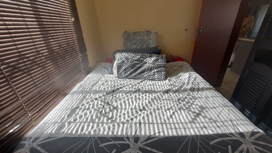 2 Bedroom Property for Sale in Crystal Park Gauteng