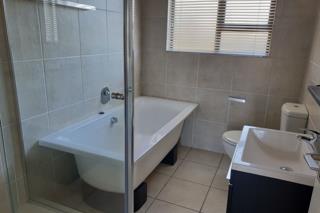 2 Bedroom Property for Sale in Greenstone Hill Gauteng